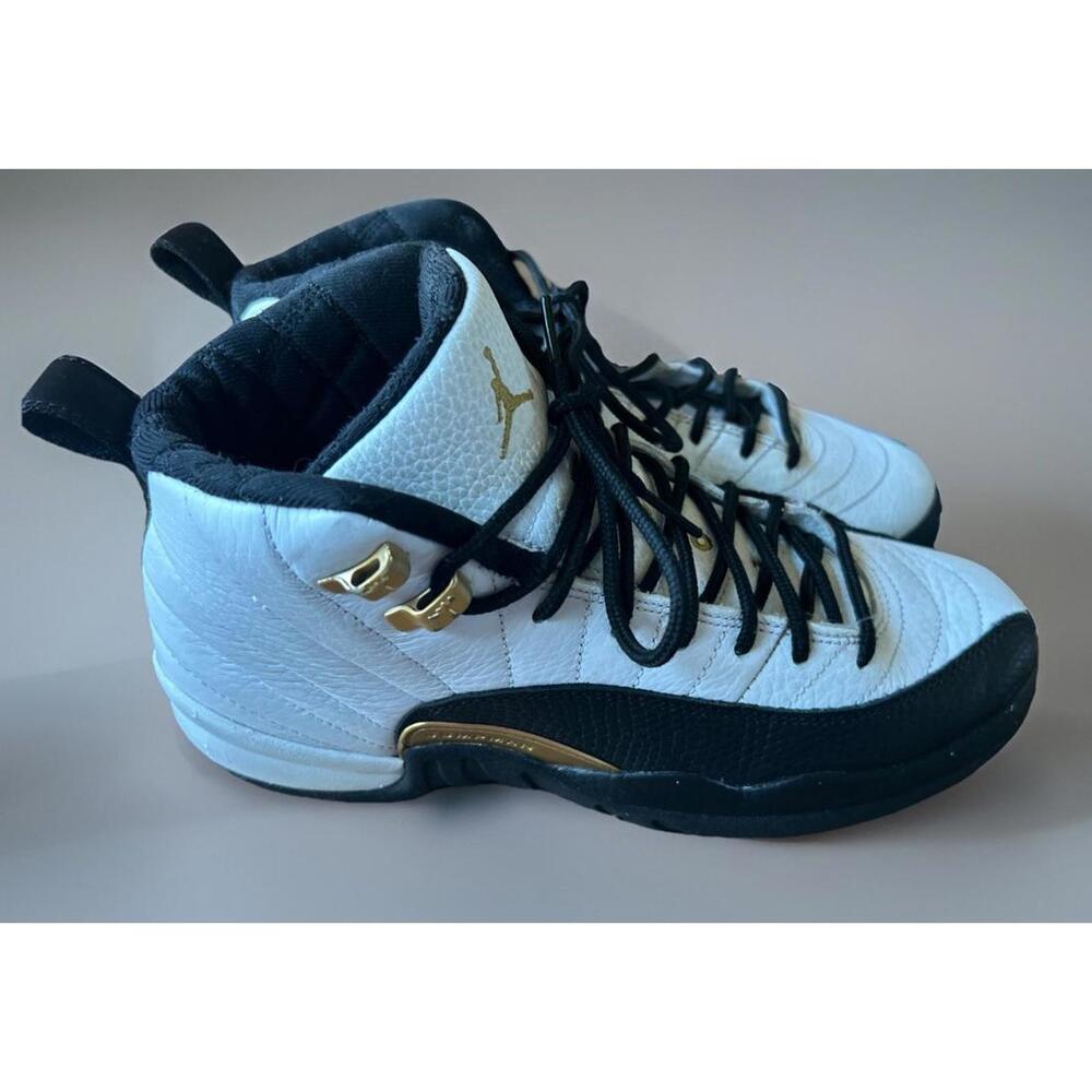 Nike Air Jordan 12 Retro Royalty Taxi  153265-170 Grade School Size Youth 6Y